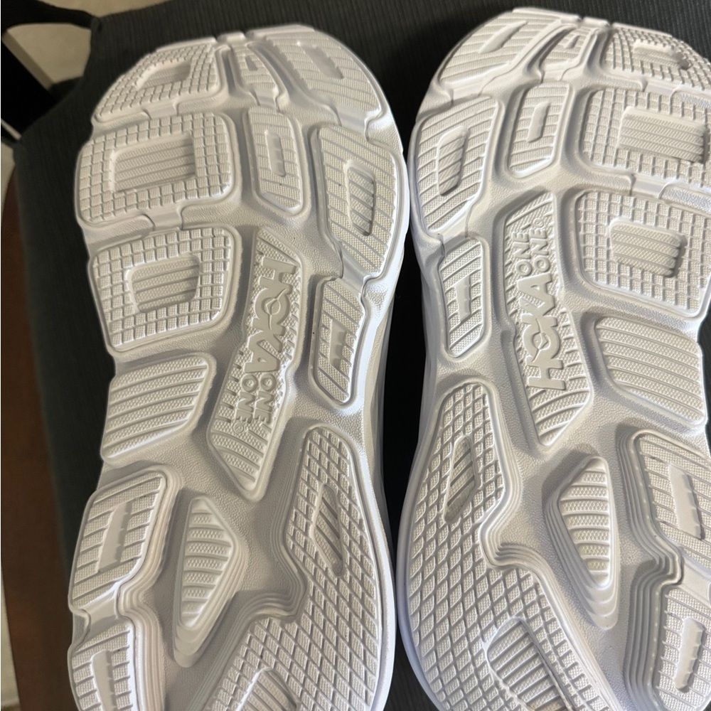 Hoka Bondi 7 White and Cream Sneakers - Picture 4 of 4